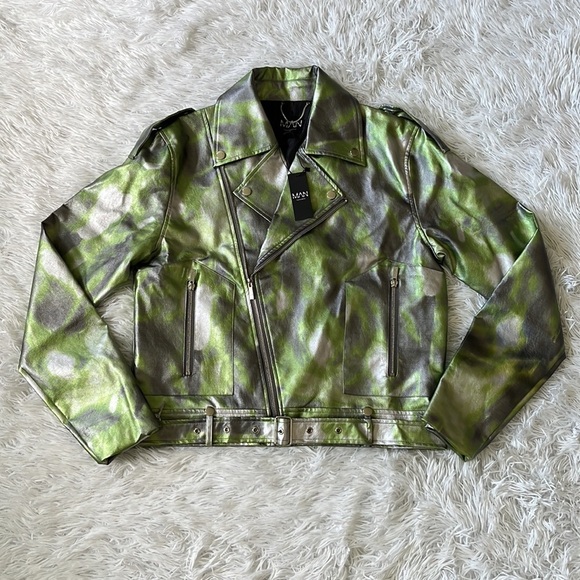 BOOHOOMAN BOXY SPRAY DETAIL BIKER JACKET IN SILVER/GREEN SIZE SMALL - Picture 3 of 11
